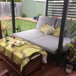 Green retro table cloth